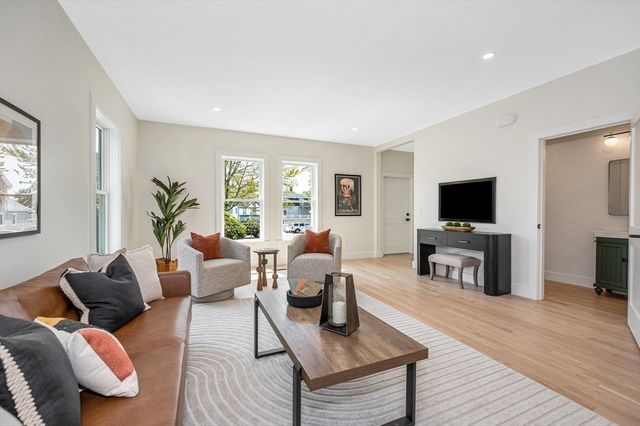 13 Chestnut Street 1, Wakefield, MA 01880