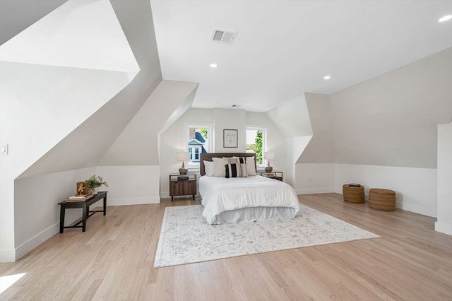 13 Chestnut Street 1, Wakefield, MA 01880