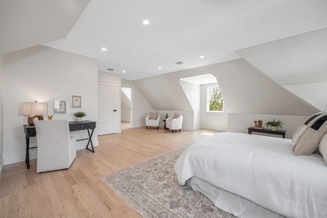 13 Chestnut Street 1, Wakefield, MA 01880