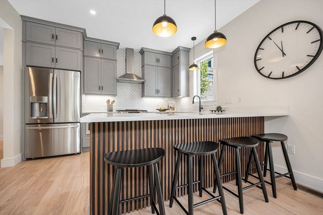 13 Chestnut Street 1, Wakefield, MA 01880