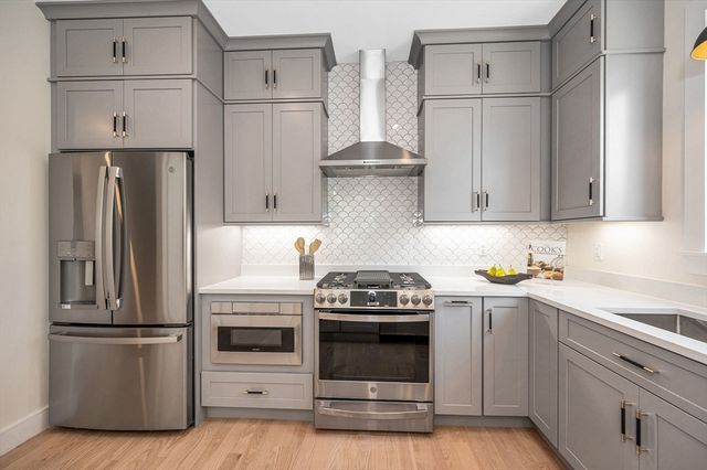 13 Chestnut Street 1, Wakefield, MA 01880