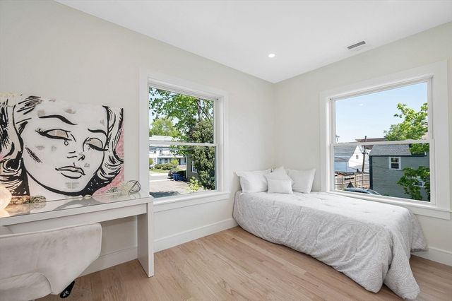 13 Chestnut Street 1, Wakefield, MA 01880