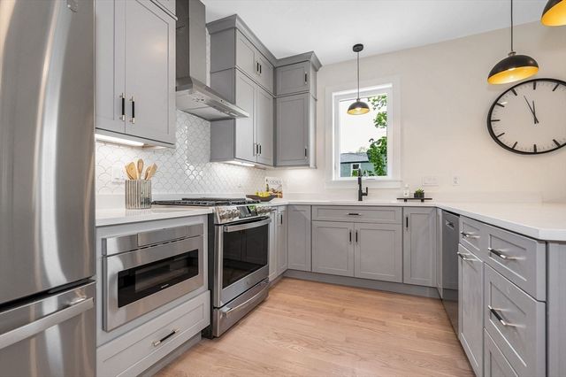 13 Chestnut Street 1, Wakefield, MA 01880