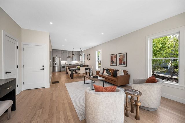 13 Chestnut Street 1, Wakefield, MA 01880