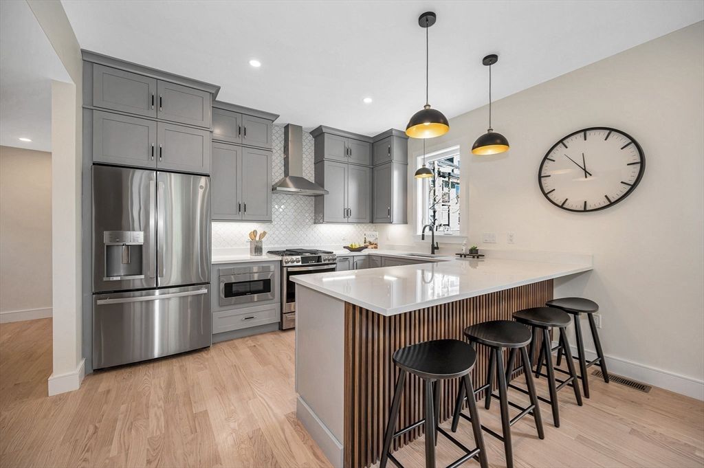 13 Chestnut Street 1, Wakefield, MA 01880