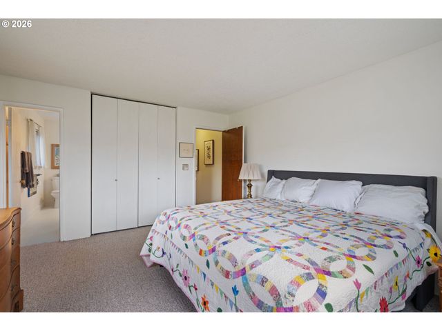 14830 Nw GILLIHAN Rd, Portland, OR 97231