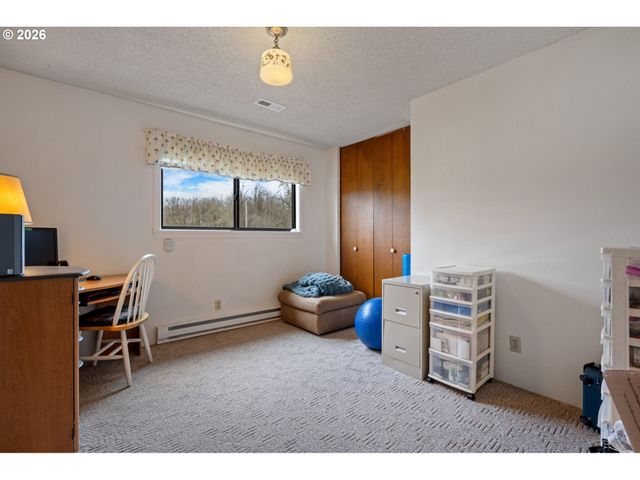 14830 Nw GILLIHAN Rd, Portland, OR 97231