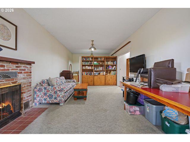 14830 Nw GILLIHAN Rd, Portland, OR 97231