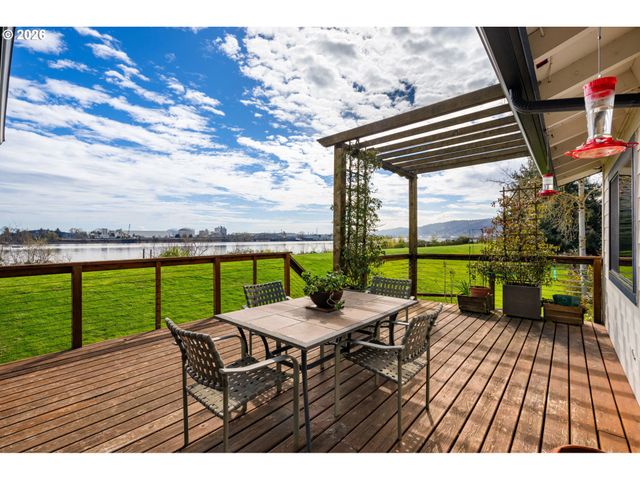 14830 Nw GILLIHAN Rd, Portland, OR 97231