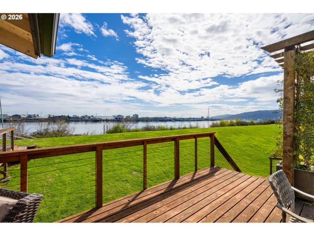 14830 Nw GILLIHAN Rd, Portland, OR 97231