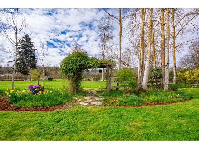 14830 Nw GILLIHAN Rd, Portland, OR 97231