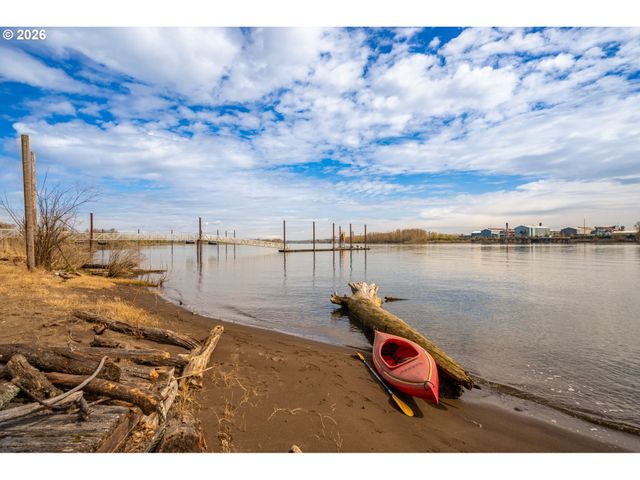 14830 Nw GILLIHAN Rd, Portland, OR 97231