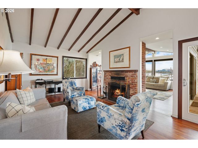 14830 Nw GILLIHAN Rd, Portland, OR 97231