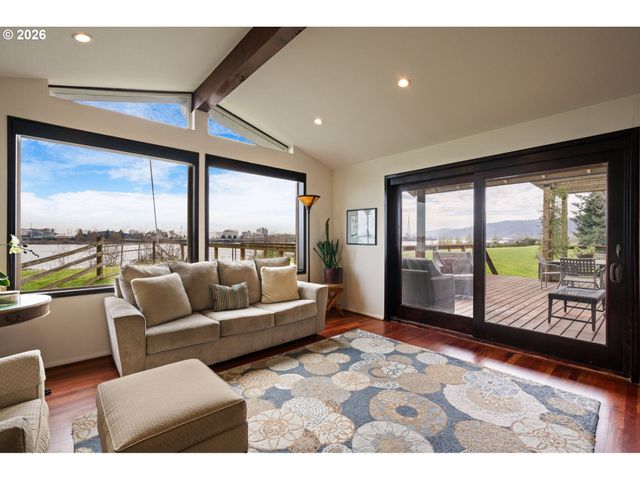 14830 Nw GILLIHAN Rd, Portland, OR 97231