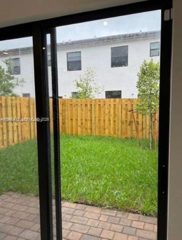 12909 SW 232nd Ln, Homestead, FL 33032