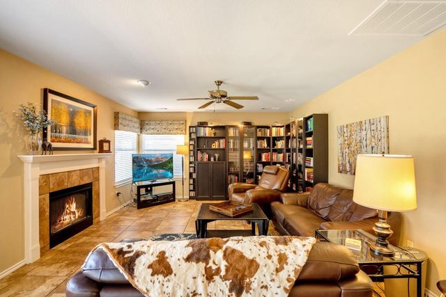 412 Derby LN, Georgetown, TX 78626