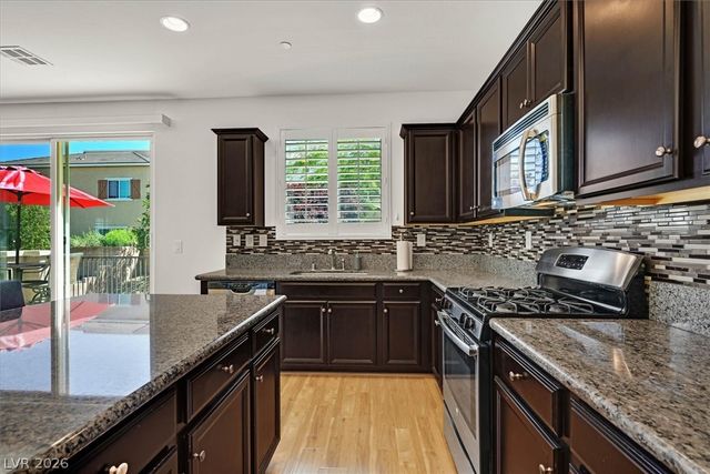 917 Carson Bluff Avenue, Henderson, NV 89012