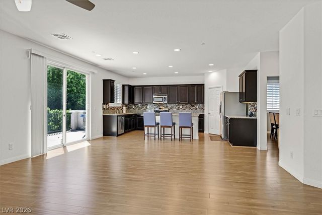 917 Carson Bluff Avenue, Henderson, NV 89012