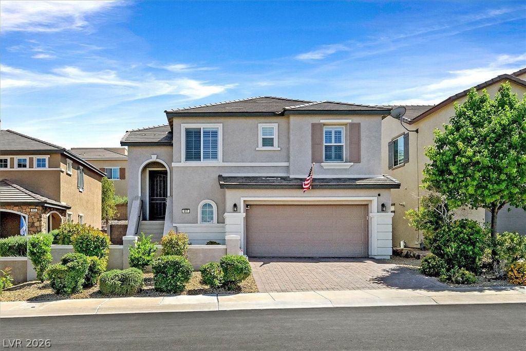 Image 2 of property listing at 917 Carson Bluff Avenue, Henderson, NV 89012