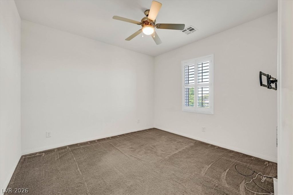 Image 24 of property listing at 917 Carson Bluff Avenue, Henderson, NV 89012