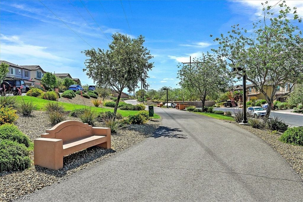 Image 28 of property listing at 917 Carson Bluff Avenue, Henderson, NV 89012