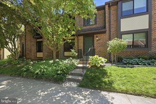 5826 JACKSONS OAK CT, Burke, VA 22015
