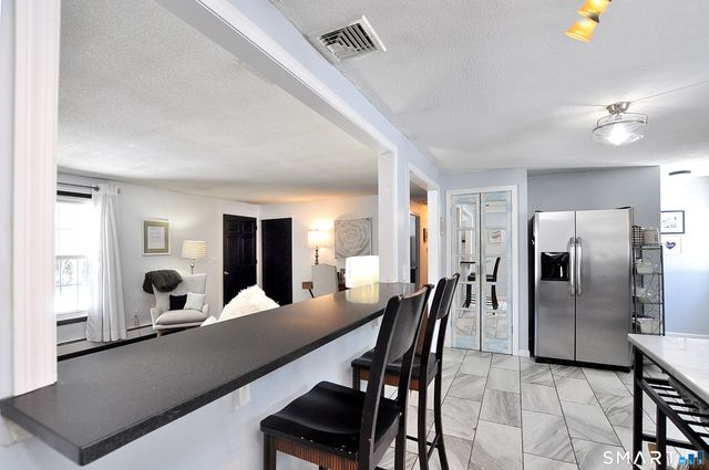 39 Huckleberry Lane, Manchester, CT 06040