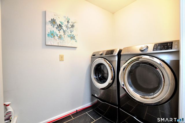 39 Huckleberry Lane, Manchester, CT 06040