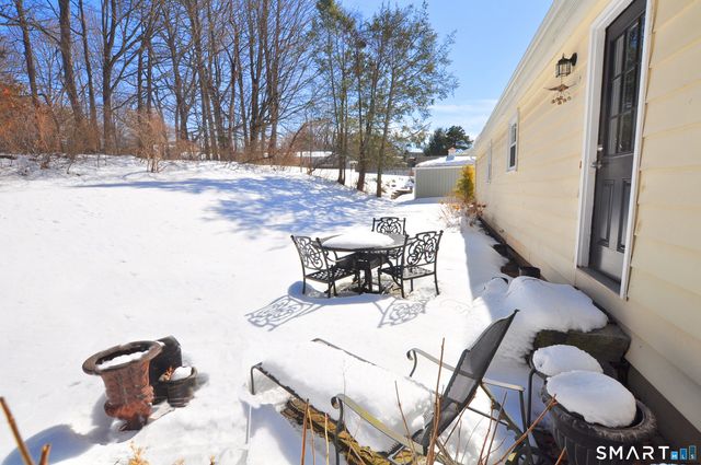 39 Huckleberry Lane, Manchester, CT 06040