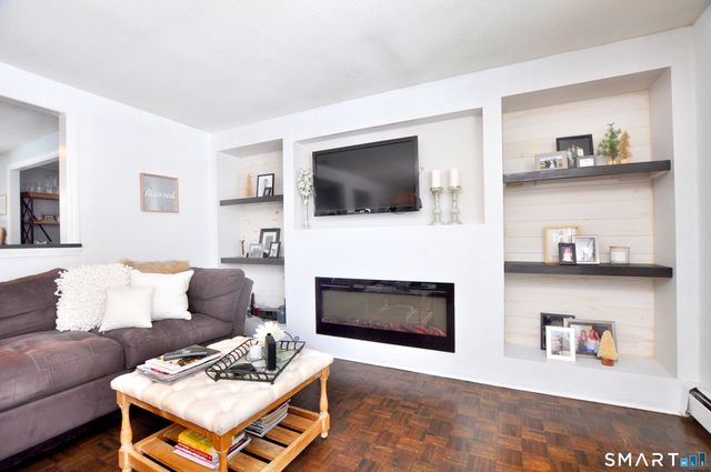 39 Huckleberry Lane, Manchester, CT 06040