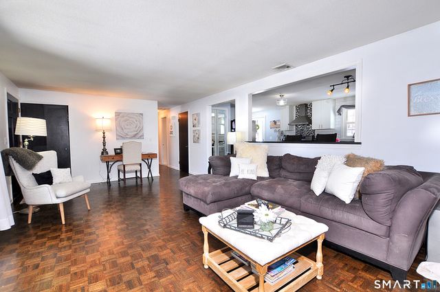 39 Huckleberry Lane, Manchester, CT 06040