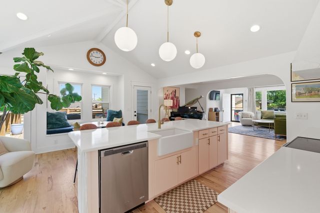 3060 Buenaview Blvd, Nashville, TN 37218