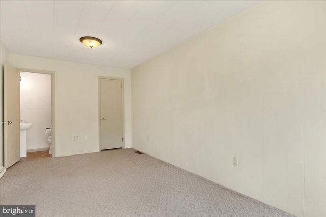 527 PARK DR, Lebanon, PA 17042
