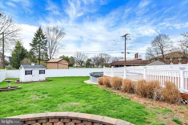 527 PARK DR, Lebanon, PA 17042