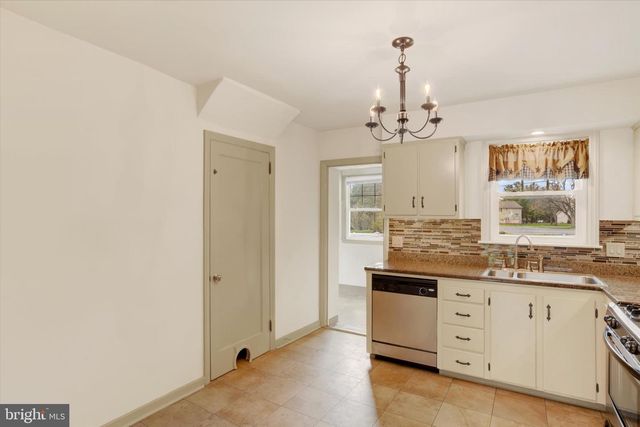527 PARK DR, Lebanon, PA 17042