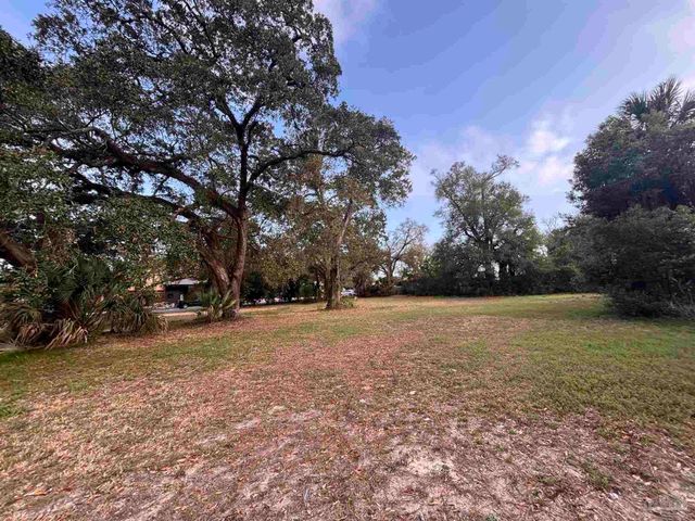 1005 W Lloyd St, Pensacola, FL 32503