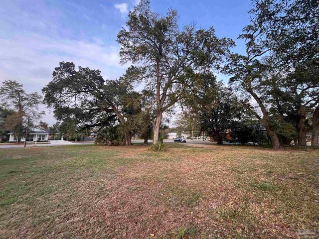 1005 W Lloyd St, Pensacola, FL 32503