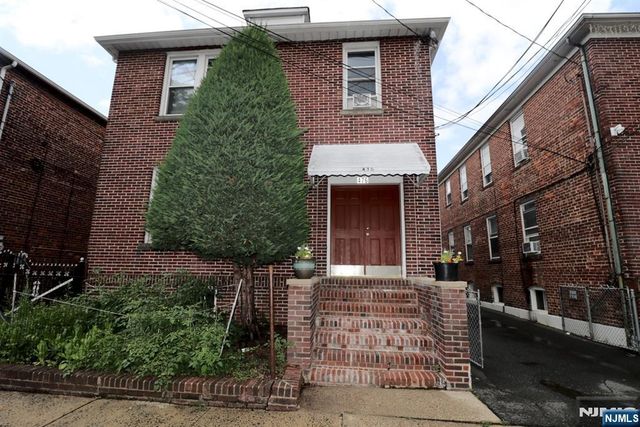 476 13th Street, Newark, NJ 07107