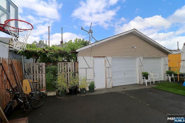 476 13th Street, Newark, NJ 07107