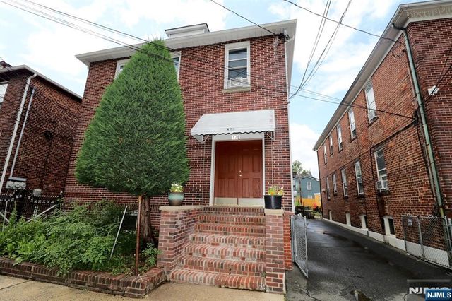 476 13th Street, Newark, NJ 07107