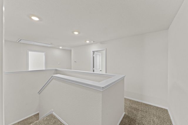 2203 LIONHEART DR, Luling, TX 78648