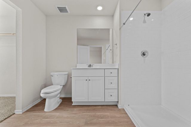 2203 LIONHEART DR, Luling, TX 78648