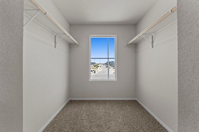 2203 LIONHEART DR, Luling, TX 78648