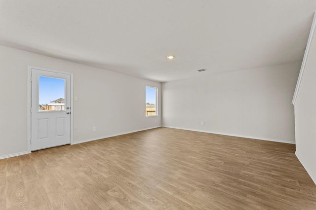 2203 LIONHEART DR, Luling, TX 78648