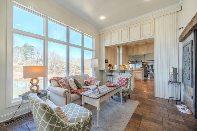 273 TANYARD CIR, Adamsville, TN 38310