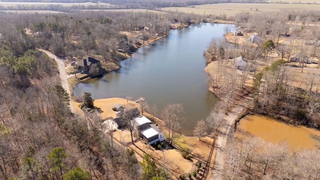 273 TANYARD CIR, Adamsville, TN 38310