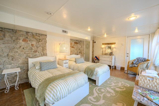 273 TANYARD CIR, Adamsville, TN 38310