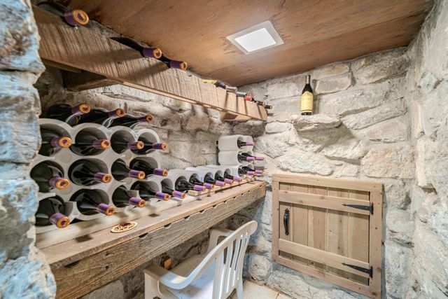 273 TANYARD CIR, Adamsville, TN 38310