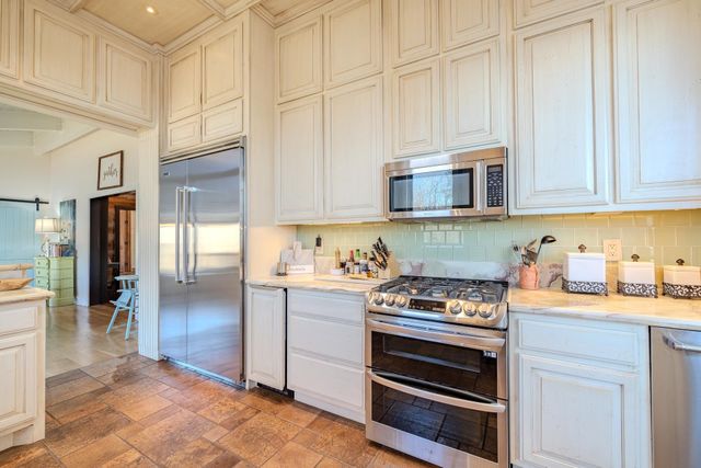 273 TANYARD CIR, Adamsville, TN 38310