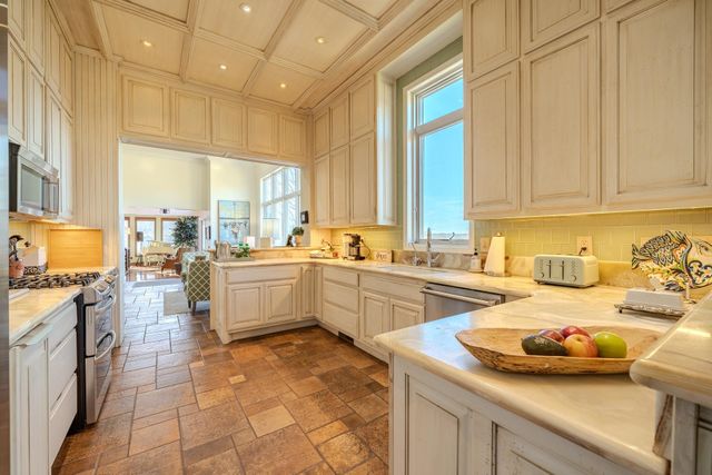 273 TANYARD CIR, Adamsville, TN 38310